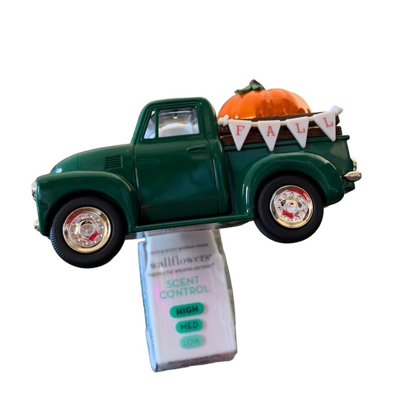 Pumpkin Truck Wallflower Scent Control Plug In - Picture 1 of 7